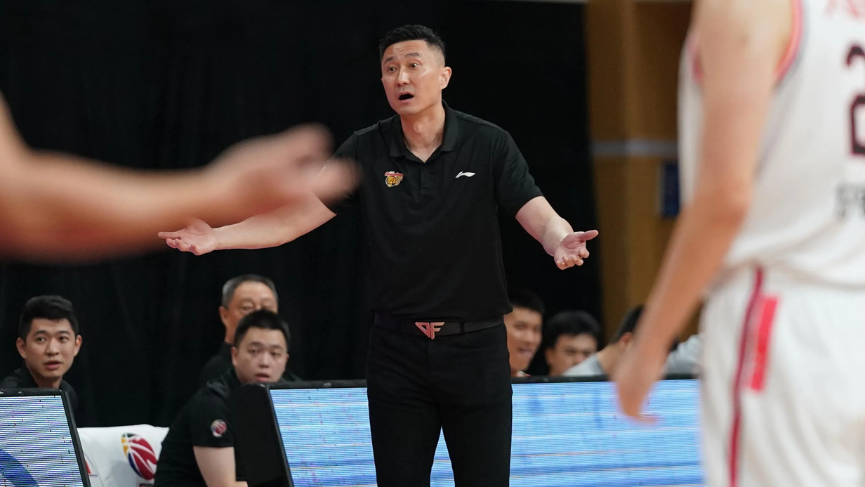 广东男篮|宏远双杀天津晋级！杜锋揪出7中0两大水货，幸亏朱芳雨留了一手