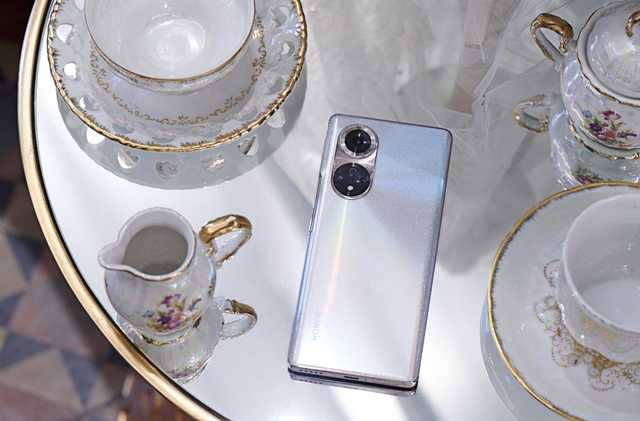 三星电子|荣耀50 Pro评测：1 亿画质+100 W快速充电