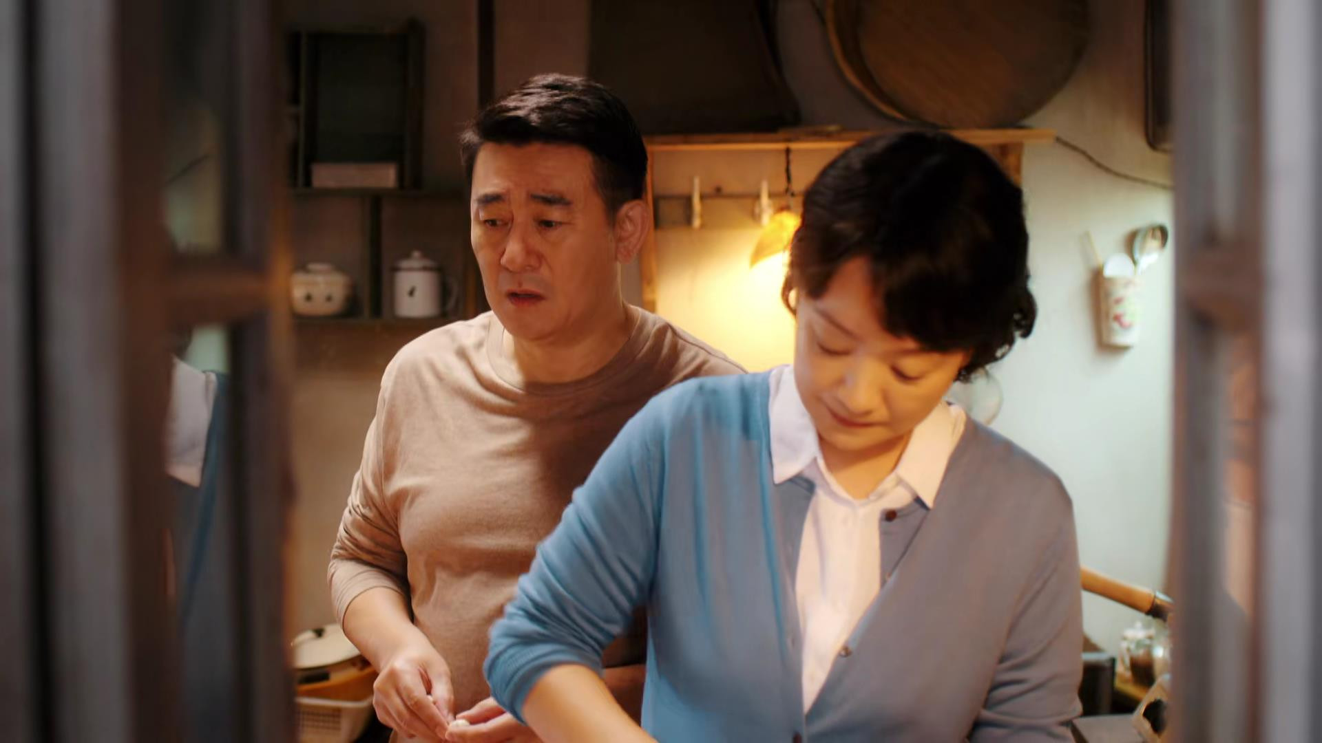 秦岚|央视《光阴里的故事》首播质量高，连看4集不过瘾，又是一部大剧