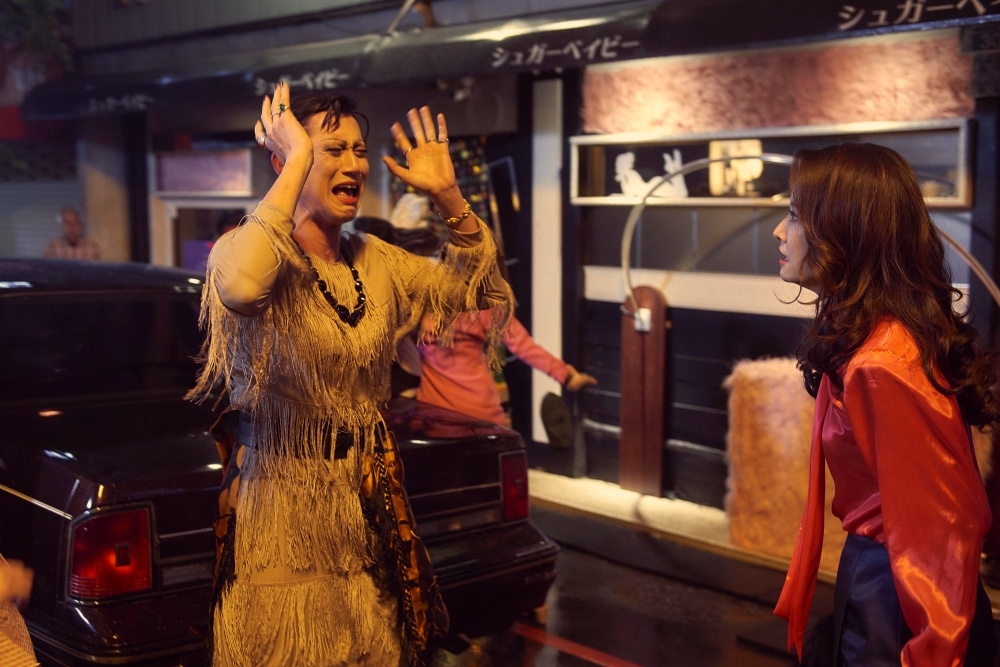 林心如|【《华灯》第三季开箱】酒店小姐斗殴场面曝光　林心如猛掐吴慷仁自嘲：妖怪打架