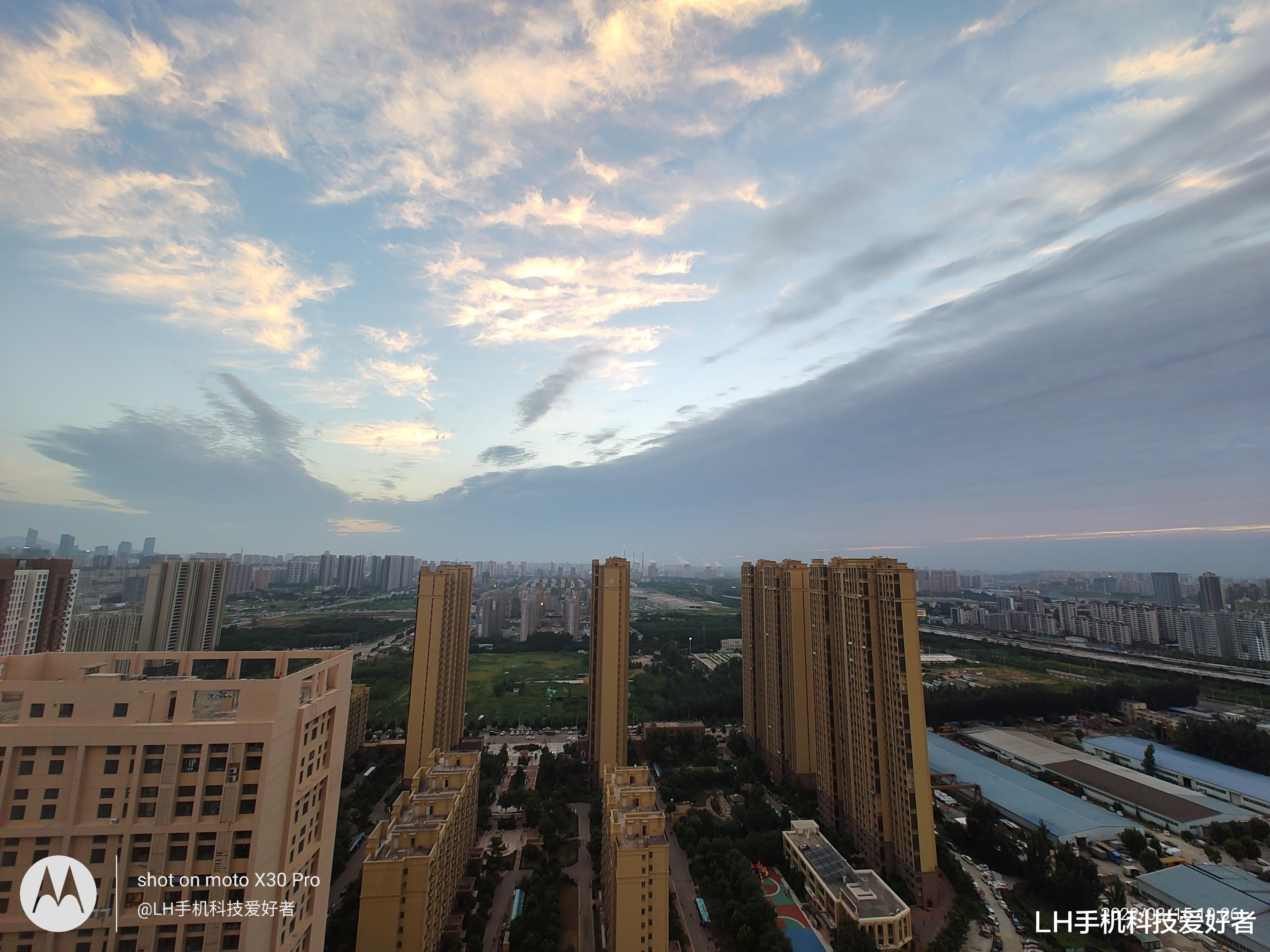 摩托罗拉|moto X30 Pro详细测评,两亿像素不是噱头,同价位用料最均衡