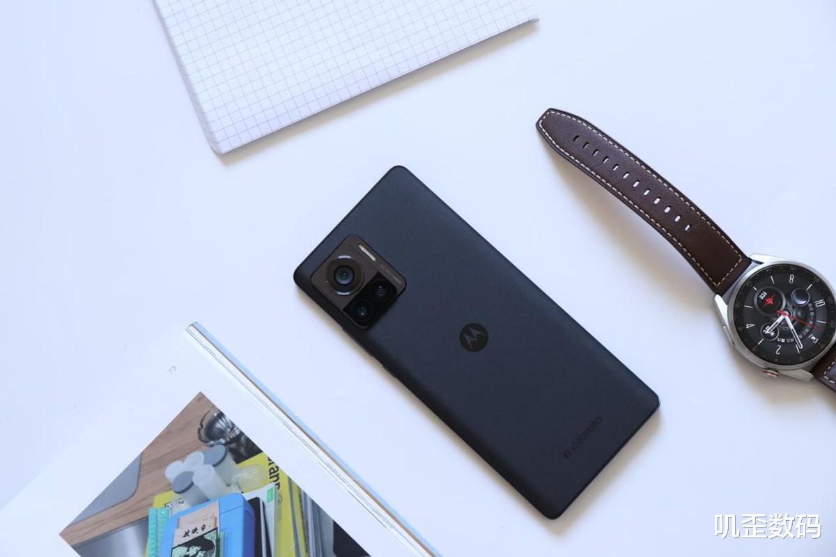 |moto X30 Pro体验:全球首发2亿像素超大底CMOS,手机影像新突破!