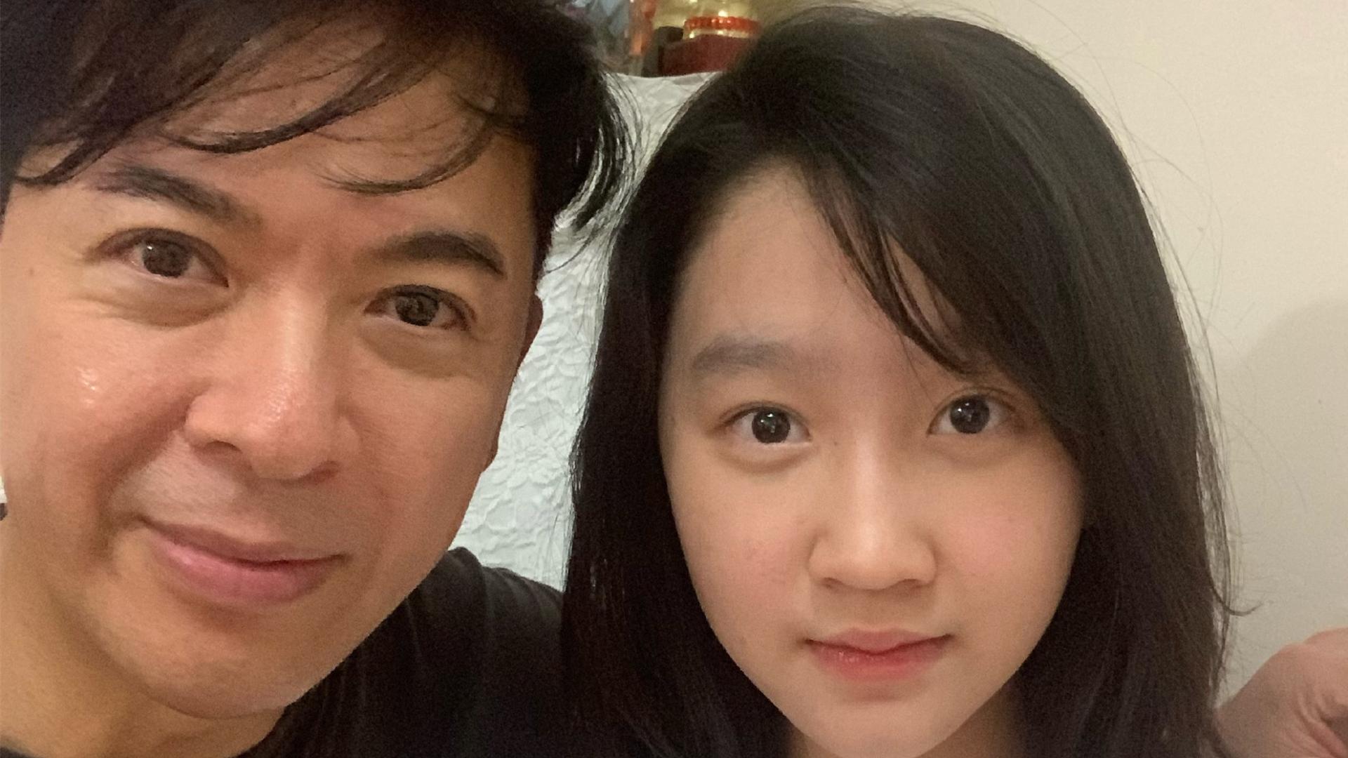 郭政鸿|郭政鸿罕晒父女合影，女儿颜值高被赞像关晓彤，其干妈是赌王千金