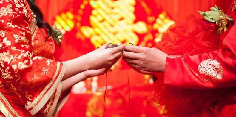 父母竭力帮助儿子娶了媳妇，媳妇进门百般刁难公婆