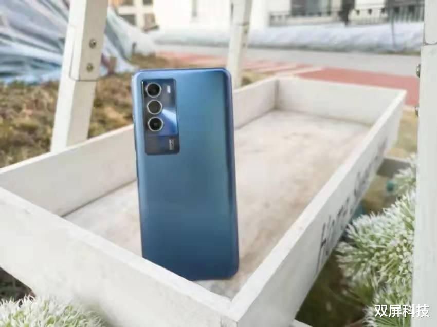 跑分|12GB+256GB已经跌至2199元，跑分75万+骁龙870，拒绝高价低配