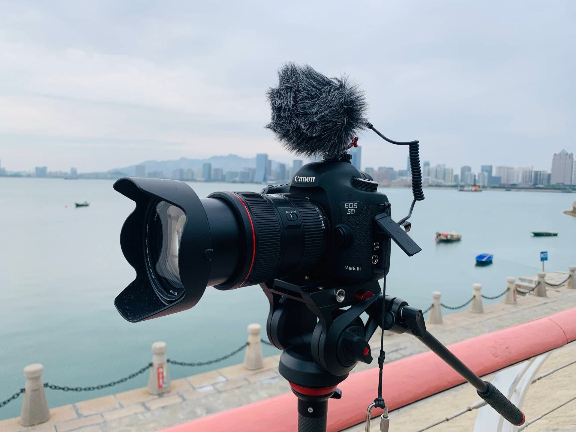 电子商务|摄影短视频爱好者必看|三脚架、手机套装、补光灯使用体验