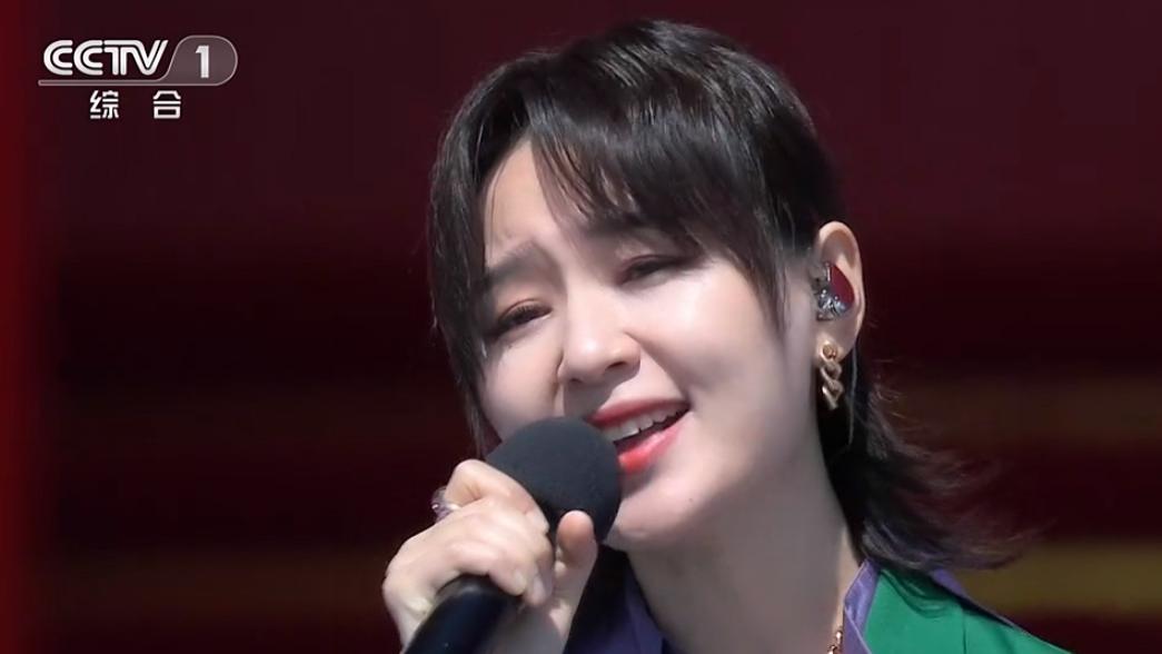 央视|央视五一晚会明星状态：尚雯婕脸肿，俞灏明发福，张艺兴发型拉胯