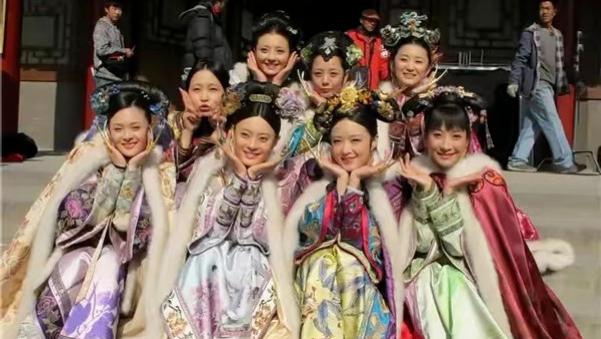 斓曦|凭《甄嬛传》大火，如今的斓曦竟靠“丑衣服”圈粉无数