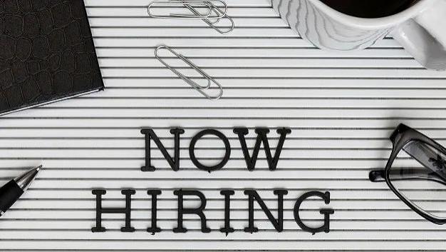 Kindle|Kindle和文石领跑电子纸平板中国线上市场，科大讯飞、掌阅紧跟随