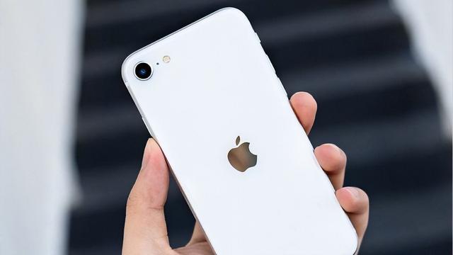 华为|iphoneSE3是否值得选择?和13 mini一比,果然是天壤之别