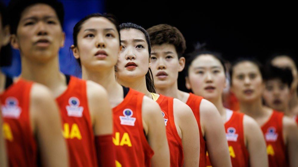中国女篮|深夜22点！中国女篮再传喜讯，李梦发声尽显大格局，郑薇没看错人