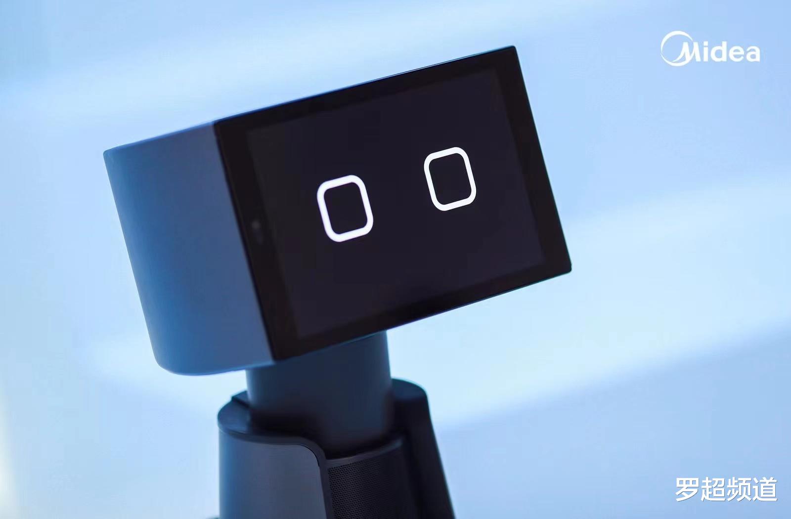 腾讯|“电子保姆”要来了？美的首款服务机器人发布：看家、跑腿啥都干