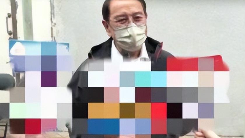 辣妹|杨幂女儿近况曝光，停课在家很粘人，不舍得爸爸去工作