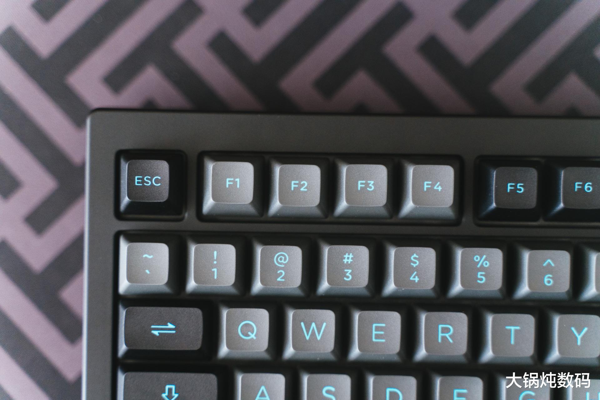 键盘|3分钟狂卖1500把的网红键盘好不好用——AKKO 5075B真实评测