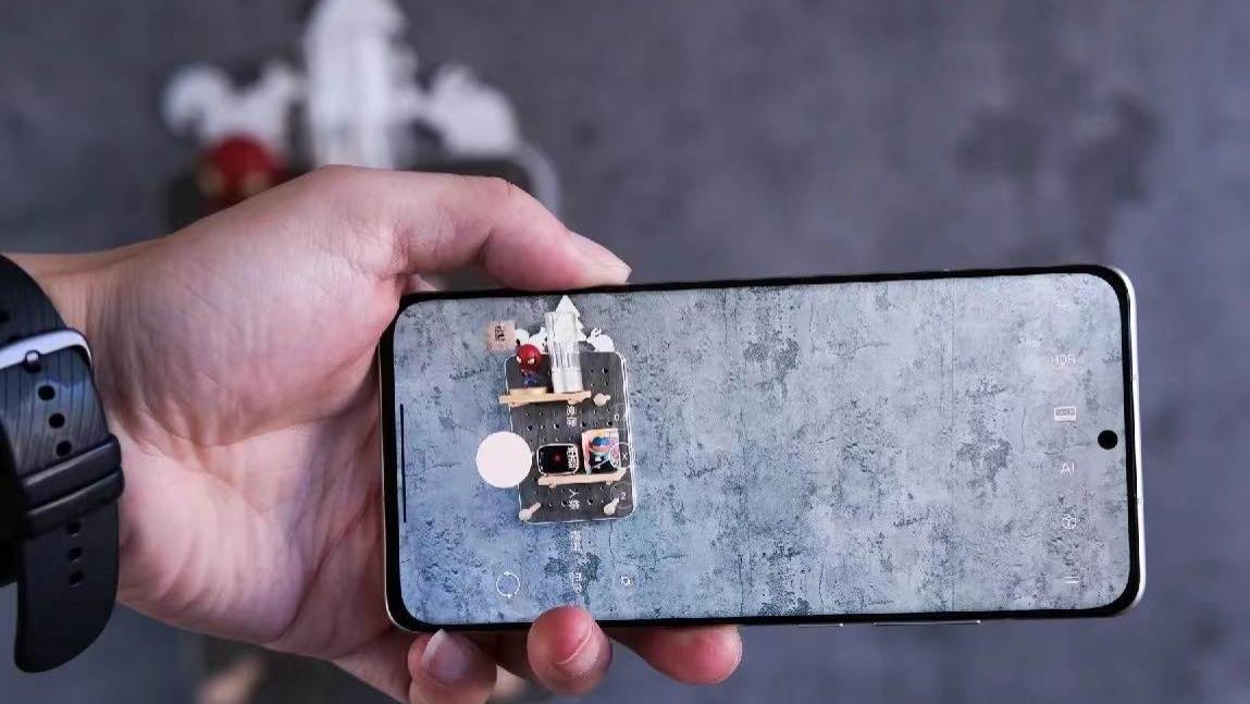 iPhone|给学生买手机要谨慎，别被售货员忽悠，目前这三款旗舰机能闭眼入