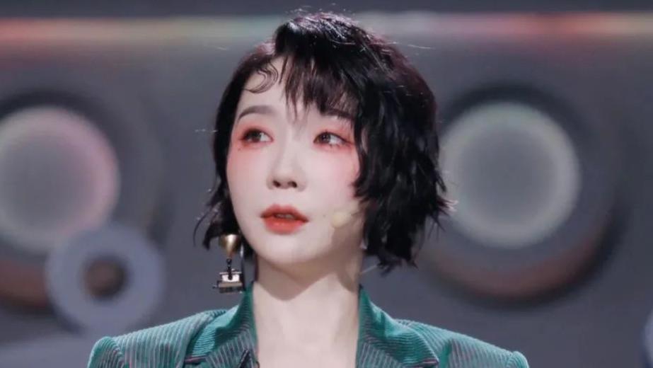 刘恋|刘恋太优秀，参加浪姐竟然带了毕业证？