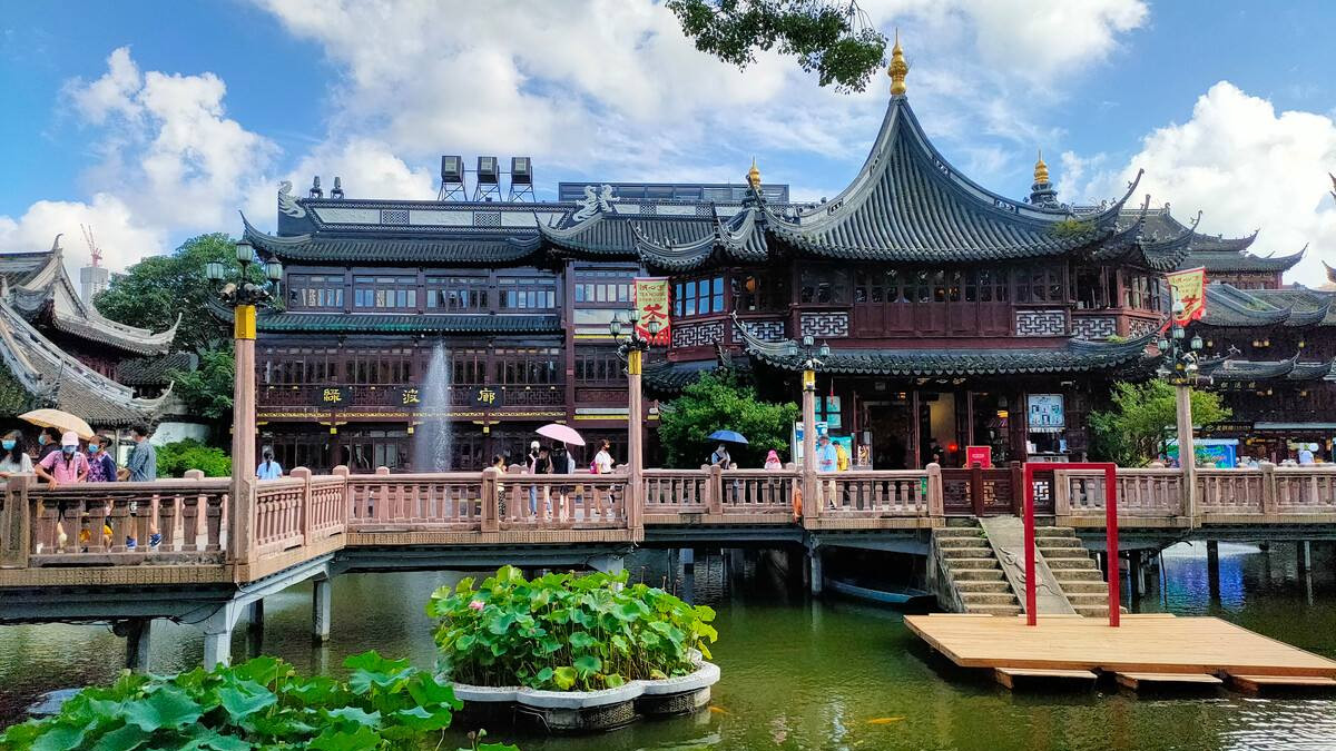 |上海一处江南古典园林，被列为全国重点文物保护单位