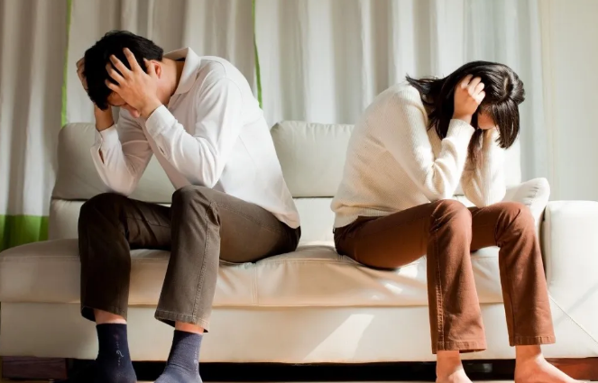 离婚率高，离婚过程中可能遭受各种伤害，女人离婚后该如何走出?