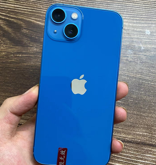 iphone13|粉丝3000出头入手卡贴iPhone13，价格便宜，性价比高！