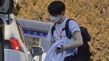 羽生结弦|羽生结弦启程回日本！北京零下10度，他仍穿短袖出街！网友：太抗冻了
