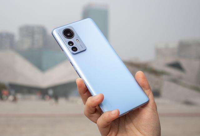 小米科技|2022买手机的不妨考虑这三款，款款都是真旗舰，几乎没有短板！