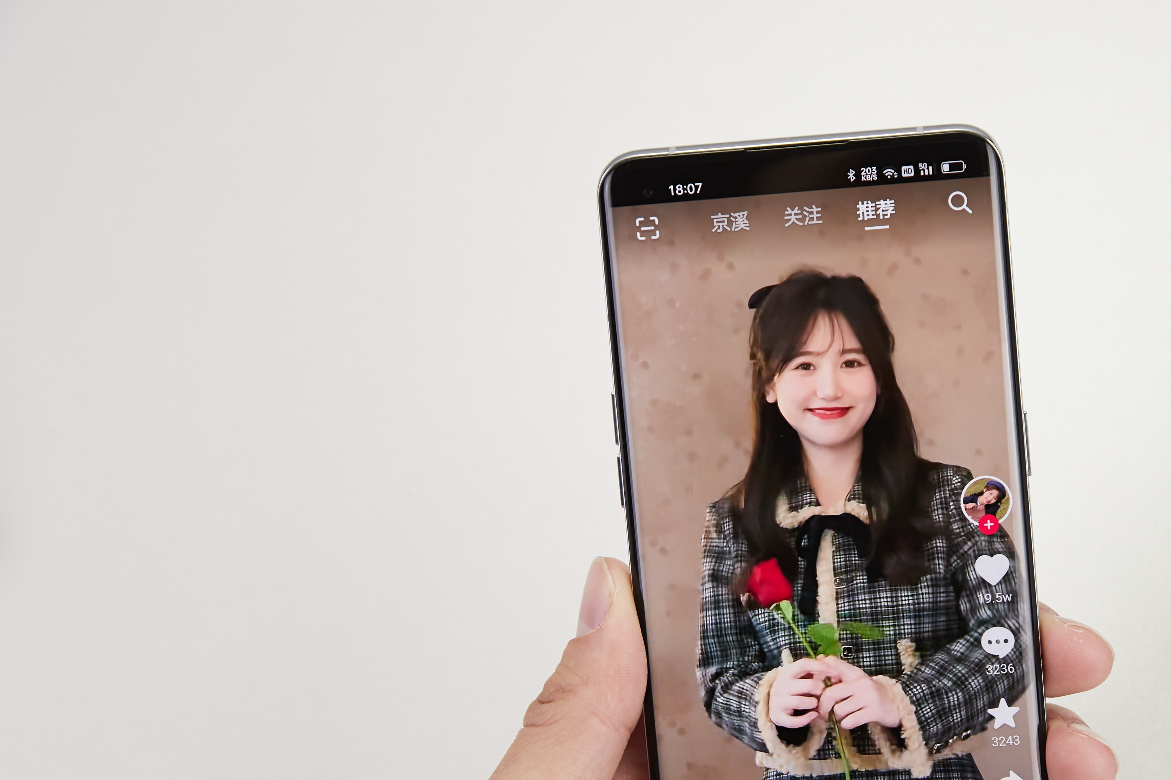 手机游戏|大型手游畅玩无压力,这几款旗舰闭眼入,自研芯片+高素质LTPO