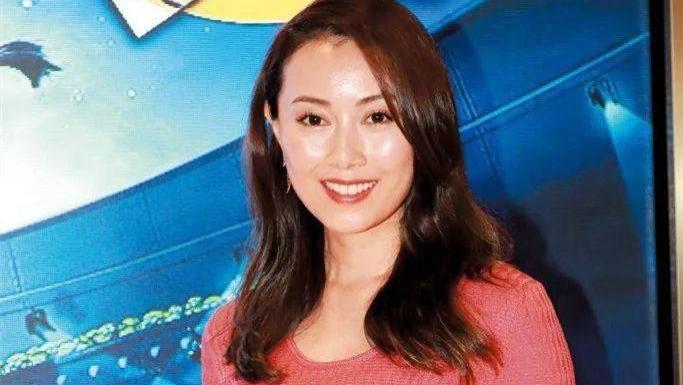 钟培生|过气港姐服侍香港豪门父子的故事