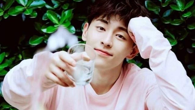 邓伦|邓伦恋爱了？被曝与清纯女星秘密恋爱3年，称有公开的打算？