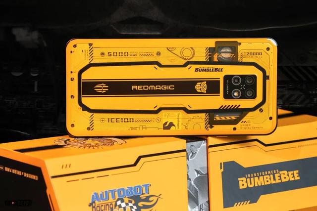 全面屏|图赏:真全面屏、全套联名设计,红魔7S Pro大黄蜂限量版是真的帅