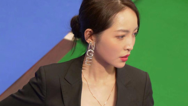 王钟瑶|王钟瑶：最美台球女裁判，酷似世界小姐，魔鬼身材太亮眼