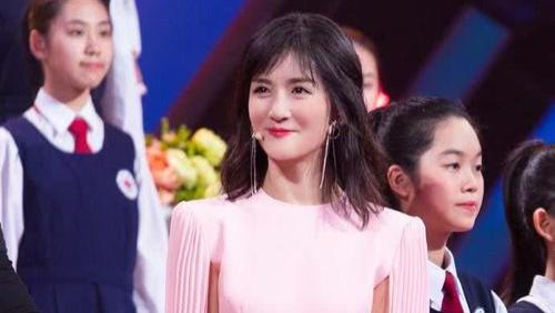 克里斯·帕拉特|谢娜转型成功，在浪姐中变端庄，但是遭到张杰的粉丝抵制？