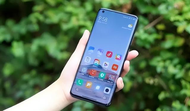 荣耀70|小米手机史上销量口碑双丰收的四款机型，第一款基本没有人知道！