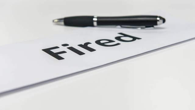 创业|“新东方裁员6万！”四十岁的他面临失业，找工作，还是去创业？