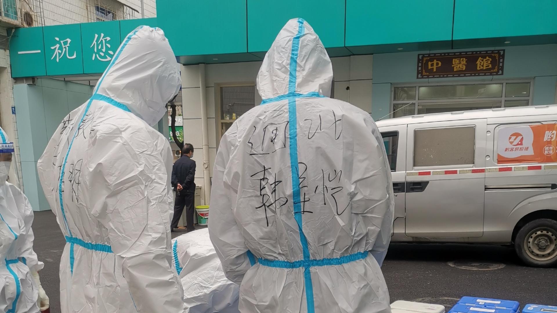 国羽|赞！国羽世界冠军变身大白，曾于23岁退役，已与漂亮女友相恋7年