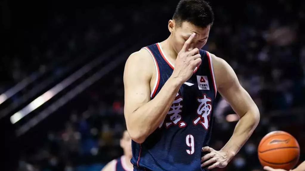 广东男篮|日落西山，走下神坛！广东101-108惨败给上海队的5个原因