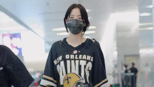 穿衣搭配|春天不要再乱买衣服，可以学学欧阳娜娜的穿搭，满满少女感