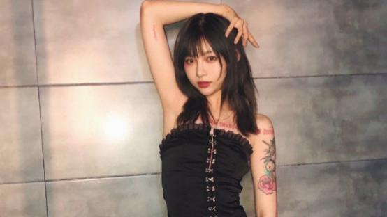 蔡徐坤|机车女神痞幼开团了，三字惹怒蔡徐坤粉丝，扒出黑历史才急忙道歉