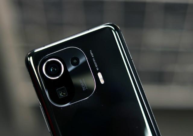 |价格比小米12便宜降价清仓的小米11Pro值得买吗？