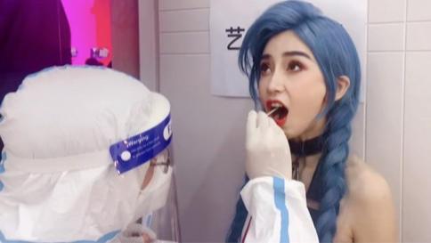 Angelababy|Angelababy精灵公主照片封神，居然做核酸的样子也这么好看！