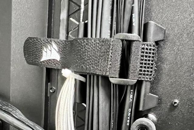 机箱|比服务器还大!海盗船7000D全塔机箱RGB装机实战