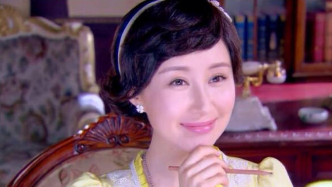 整容|年轻演员被整容“毁”了，割双眼皮、丰唇、隆鼻，太辣眼！