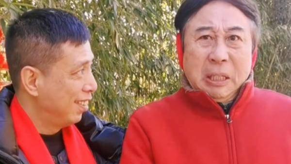 冯巩|冯巩调侃男足吃海参，董路发微博回击：女足也吃海参