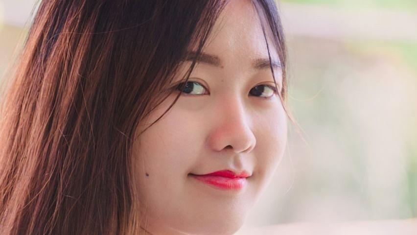 微笑|职场中不可只顾埋头苦干，工作中也要经营世故，如何搞好职场社交