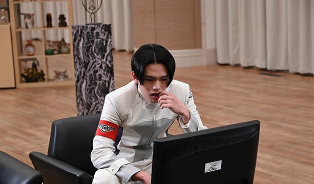 假面骑士利维斯|利维斯剧情崩坏的三个原因,基夫暴龙统一战力?你对此有何看法?