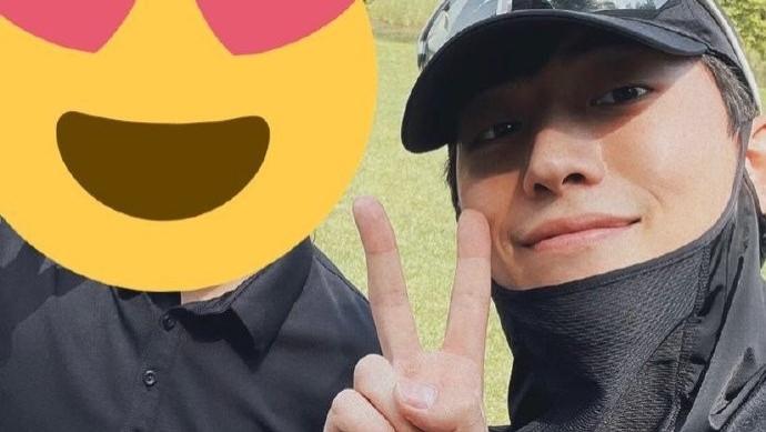 南柱赫|网友偶遇南柱赫与朴奎善一起打高尔夫