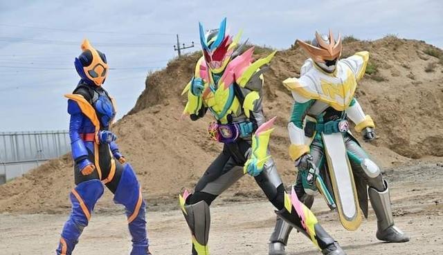 acgn漫评|假面骑士revice剧场版剧透梗概:五十岚家的亲妈开启天使buff