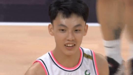 徐杰|快看！这就是我家中锋！徐杰大帽天津小外！杜指导高兴坏了：帽得好啊杰仔