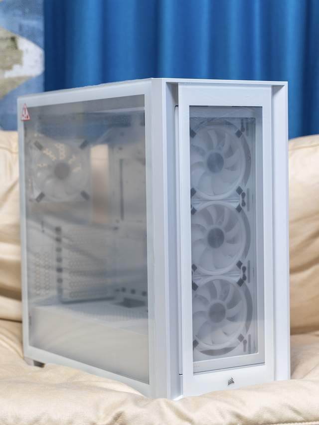 机箱|中塔机箱!美商海盗船5000X极地白机箱上手