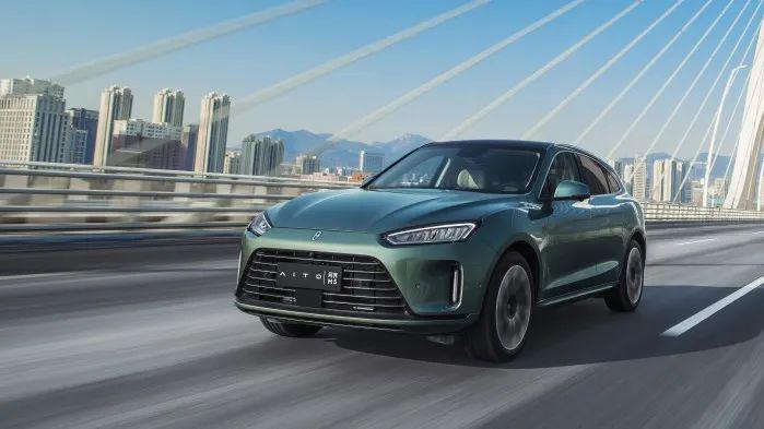 |华为HarmonyOS加持AITO 问界M5,是智慧出行的天花板?