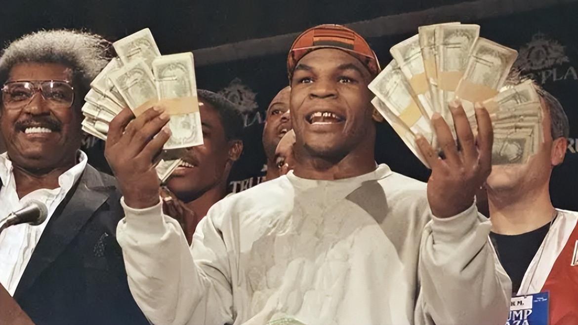 选美小姐|4亿财产挥霍殆尽，曾有14个正牌女友，泰森跌落神坛后浪子回头